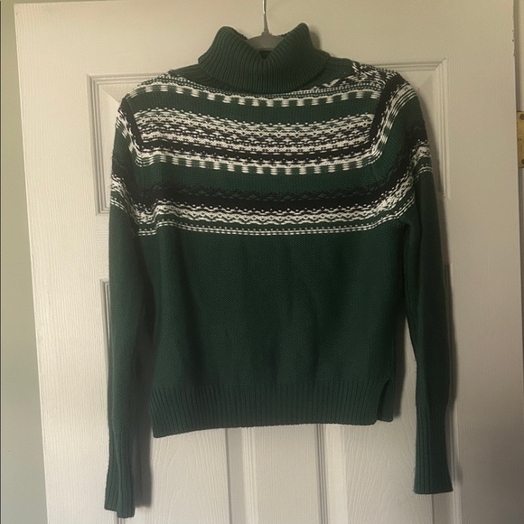 harper heritage Sweaters - Elegant Green and White Turtleneck Sweater
